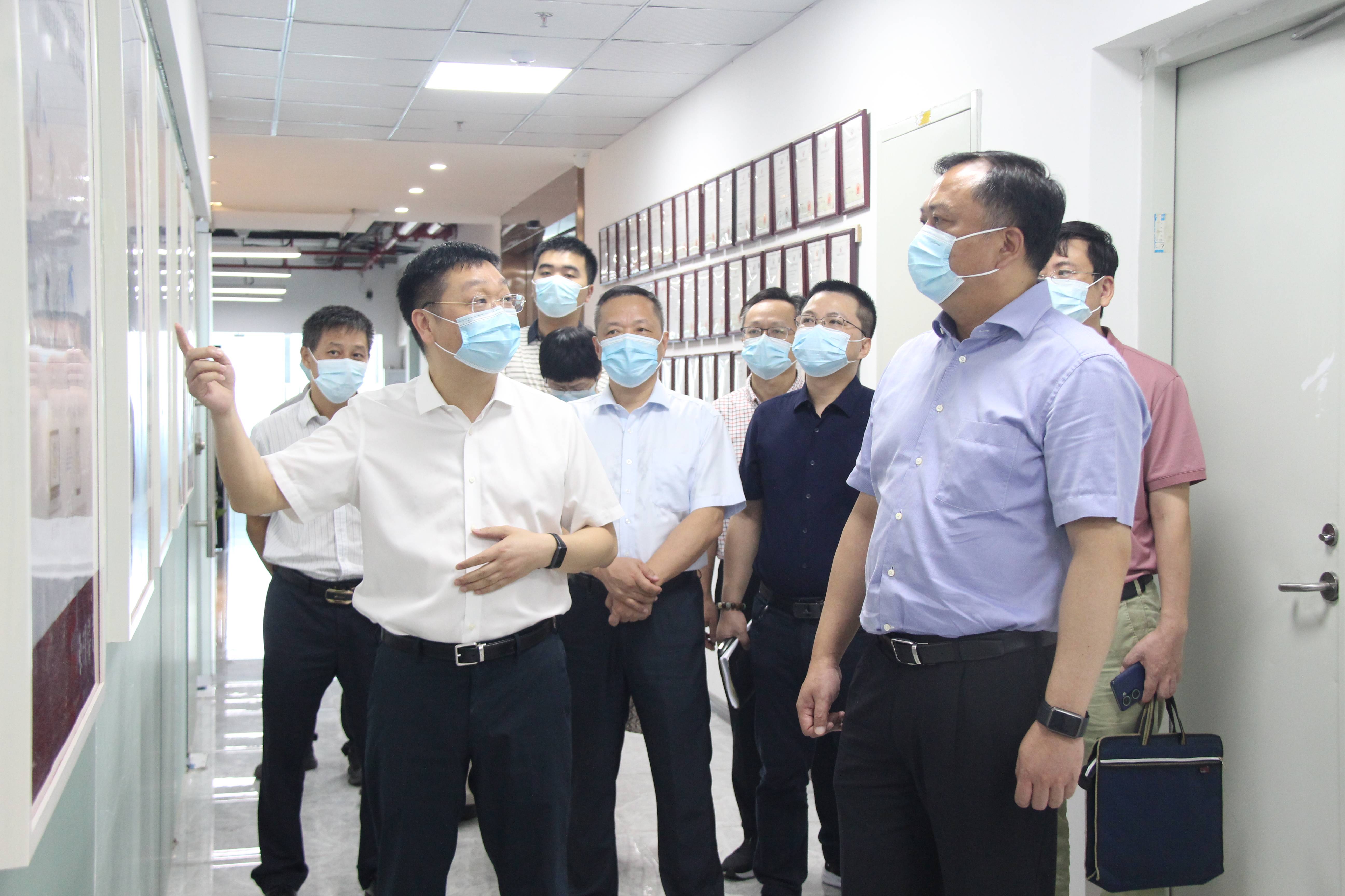 张帆带队开展“千名干部进千企”活动